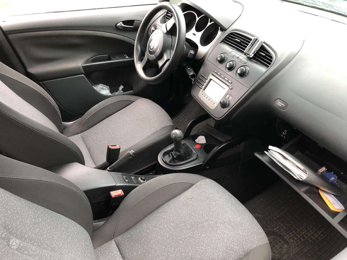 Seat Altea dalimis