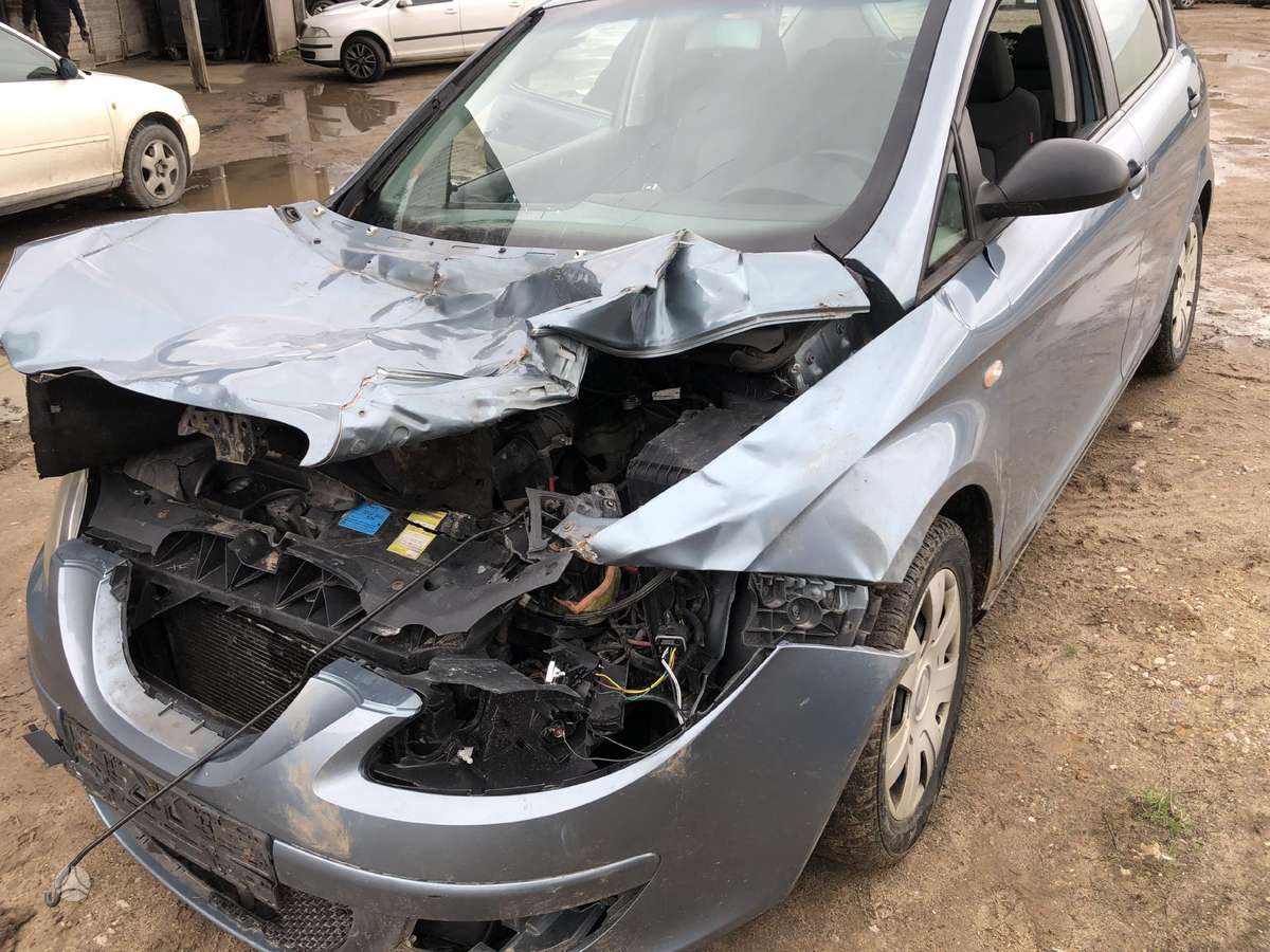 Seat Altea dalimis
