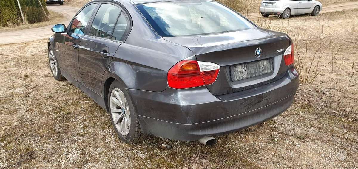 BMW 318 Dalimis