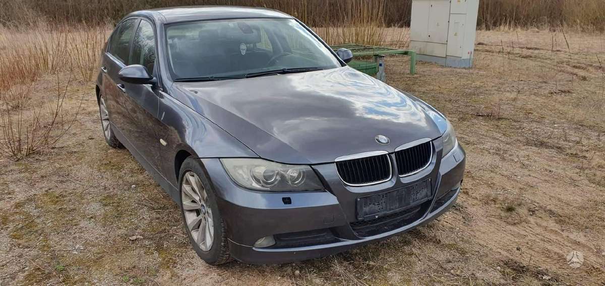 BMW 318 Dalimis