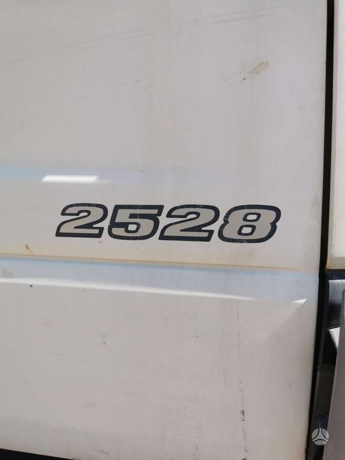 Mercedes-Benz 2528, trucks