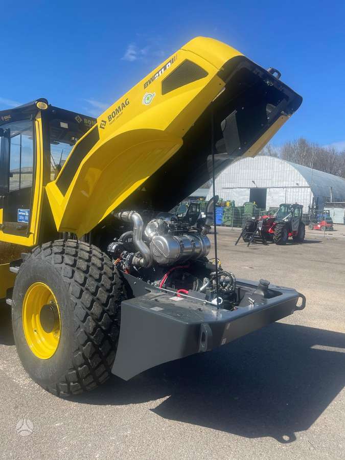 Bomag BW 211 D-5, vibrator / compactor