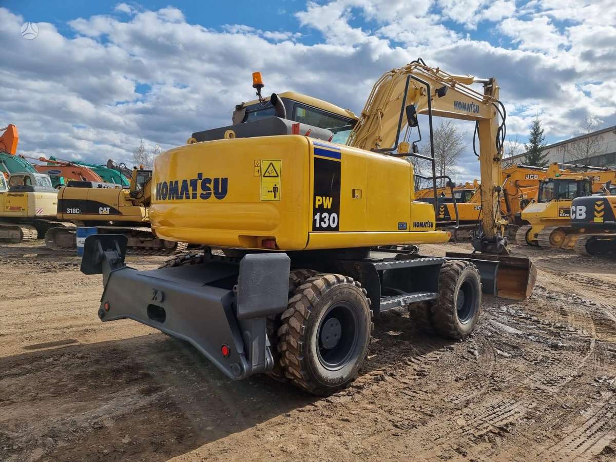 Komatsu PW130-7K, экскаваторы