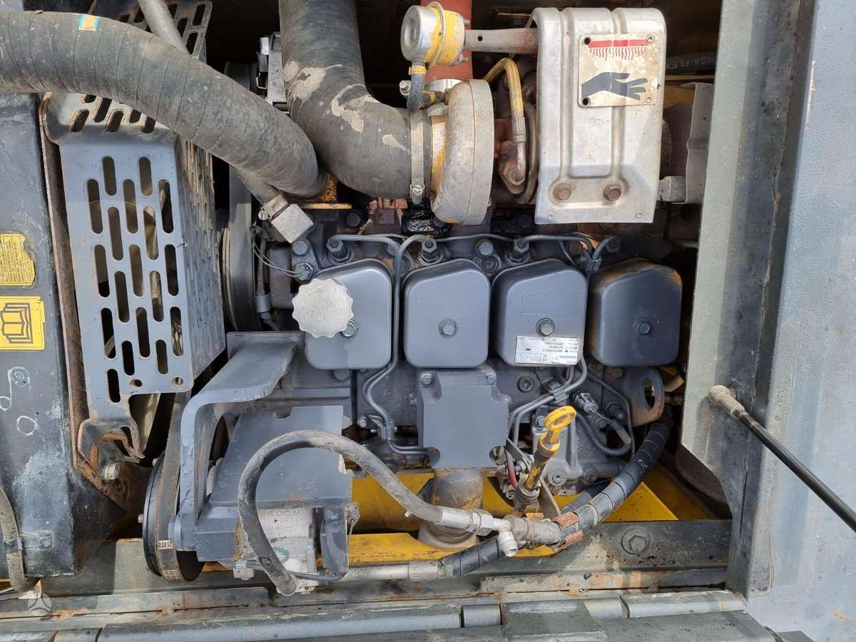 Komatsu PW130-7K, экскаваторы