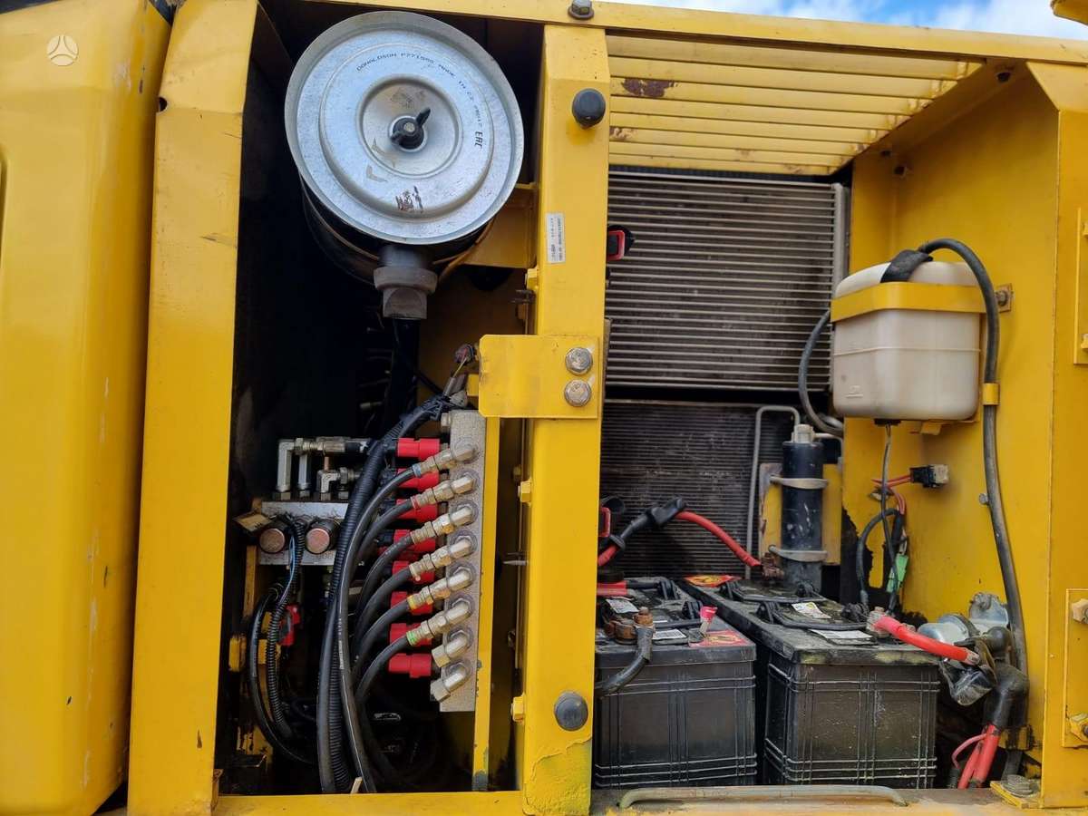 Komatsu PW130-7K, экскаваторы