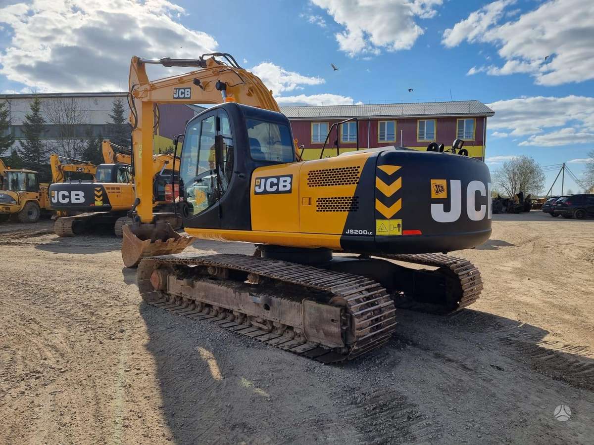 JCB JS200LC, экскаваторы