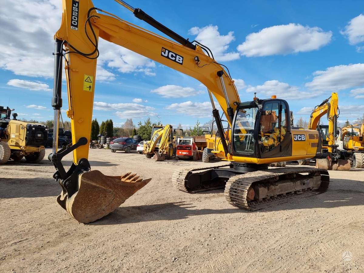 JCB JS200LC, экскаваторы