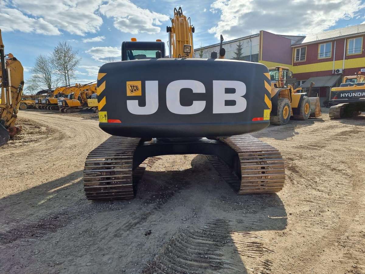 JCB JS200LC, экскаваторы
