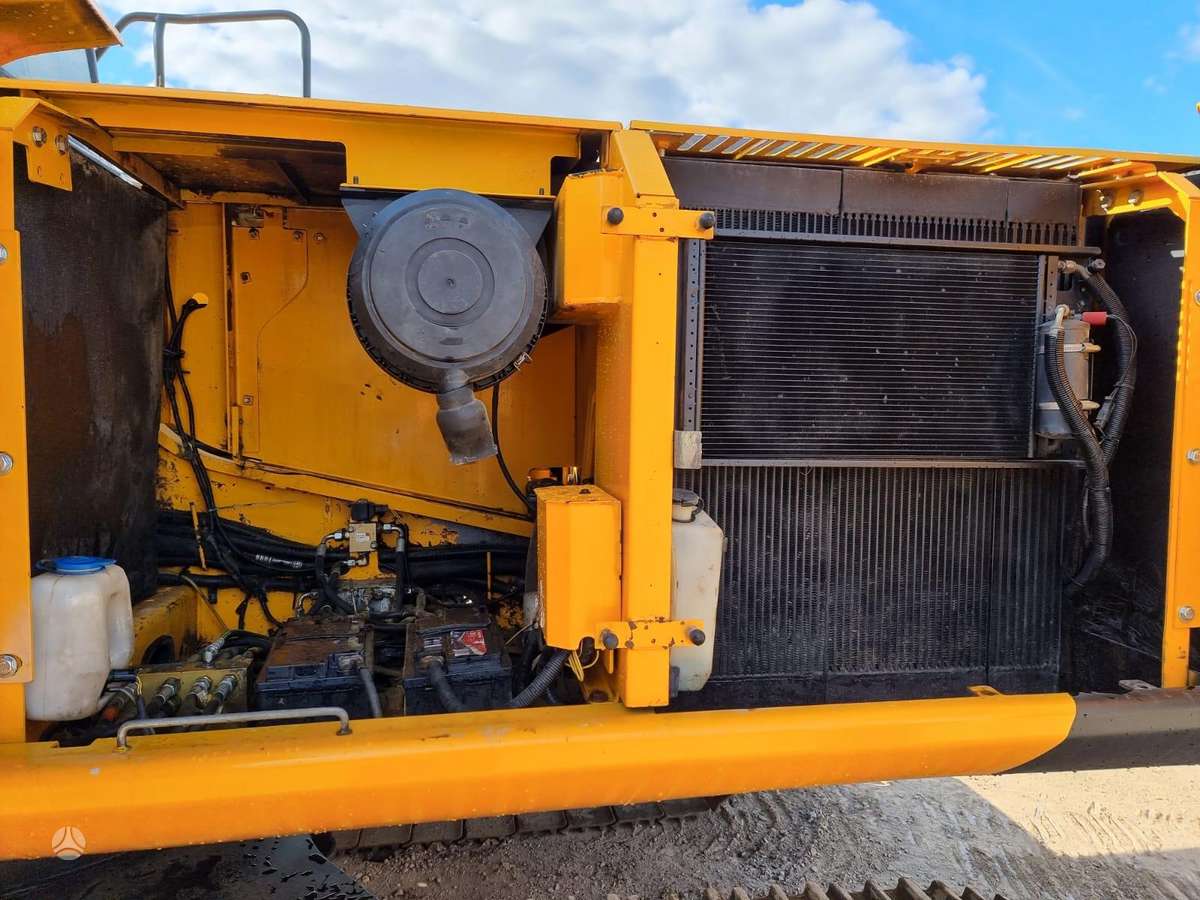 JCB JS200LC, экскаваторы