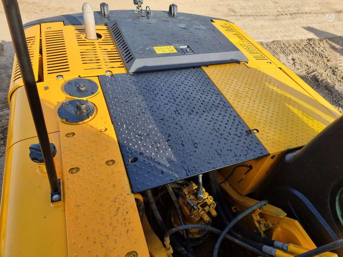 JCB JS200LC, экскаваторы