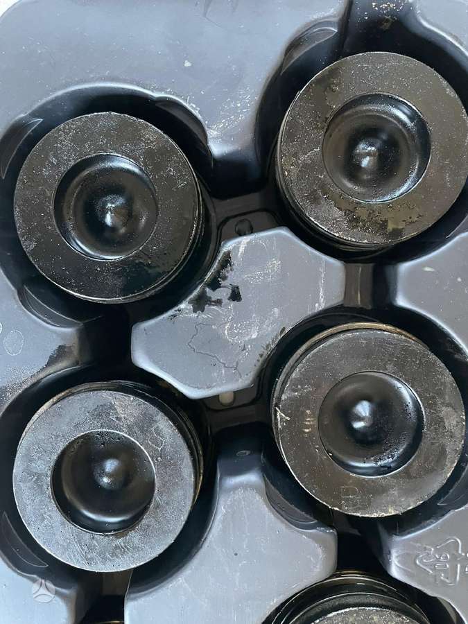 Mazda CX-7, R2AA, pistons