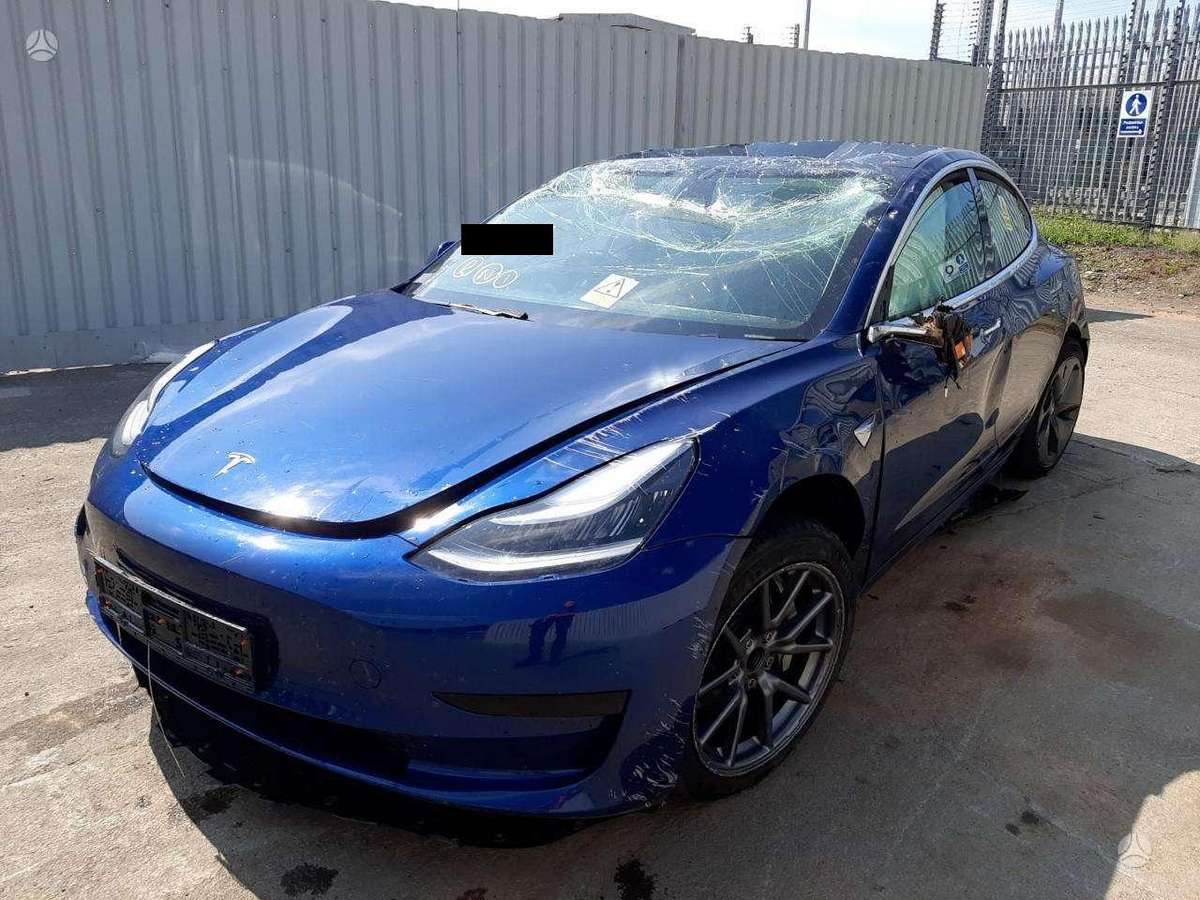 Tesla Model 3 dalimis