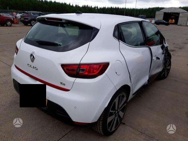 Renault Clio dalimis