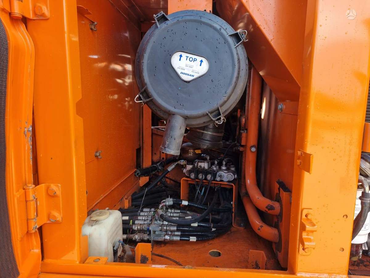 Doosan DX 225LC-3, excavator
