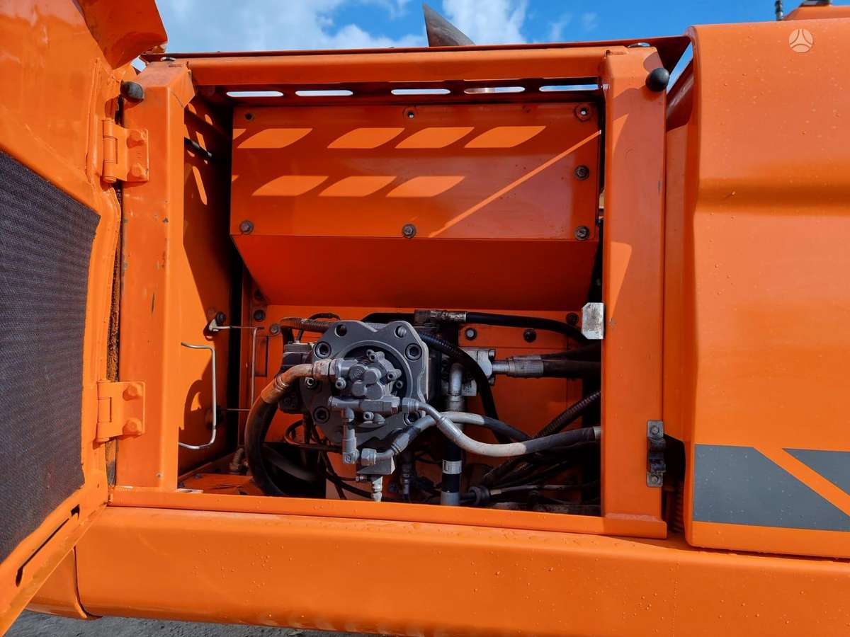Doosan DX 225LC-3, excavator