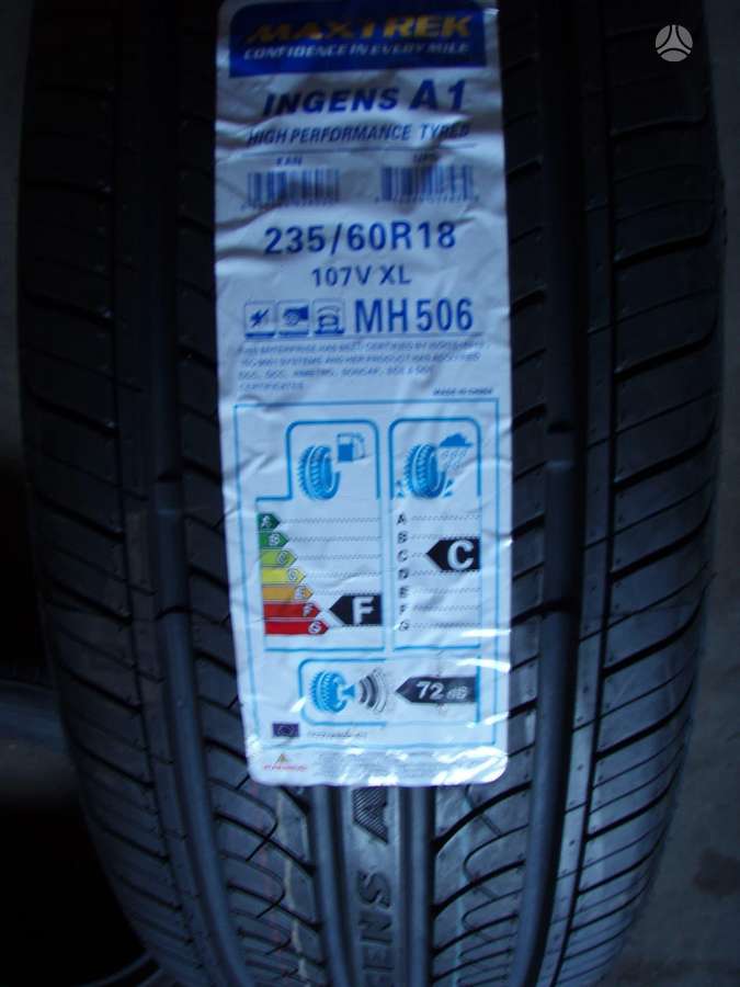 Maxtrek, summer 235/60 R18