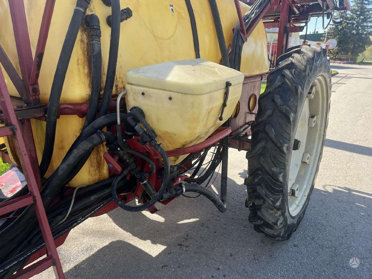 Hardi 24 metrai, purkštuvai