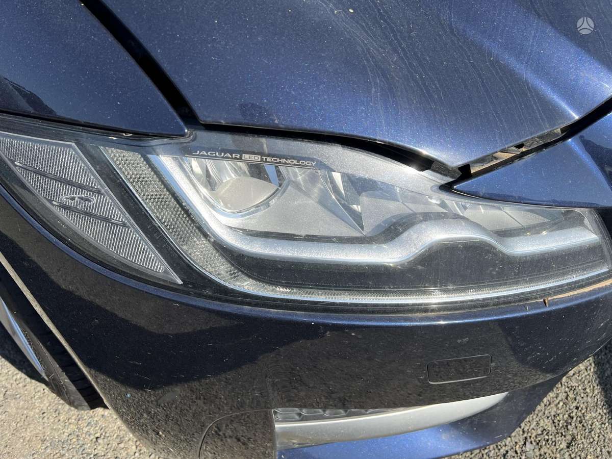 Jaguar XF по частям