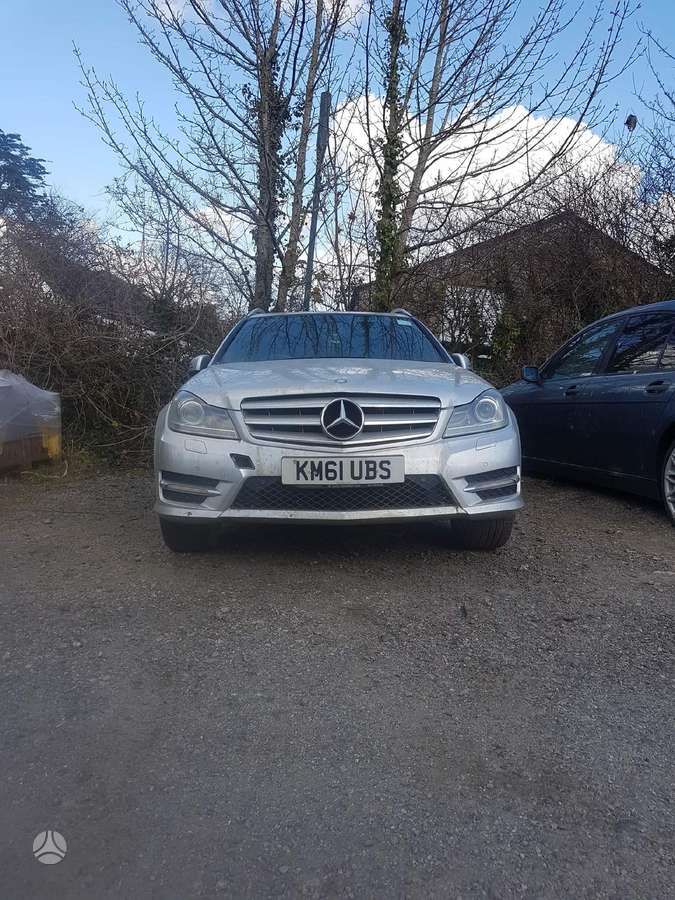 Mercedes-Benz C250 dalimis