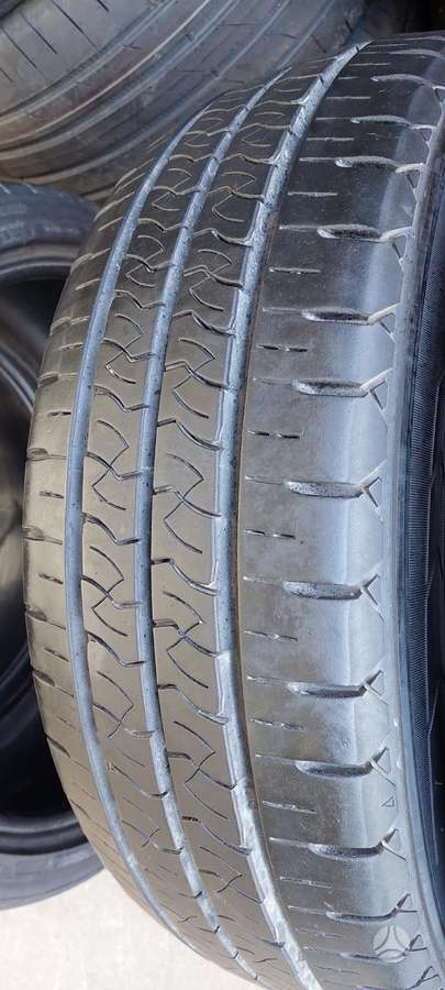 Kumho, vasarinės 215/60 R17