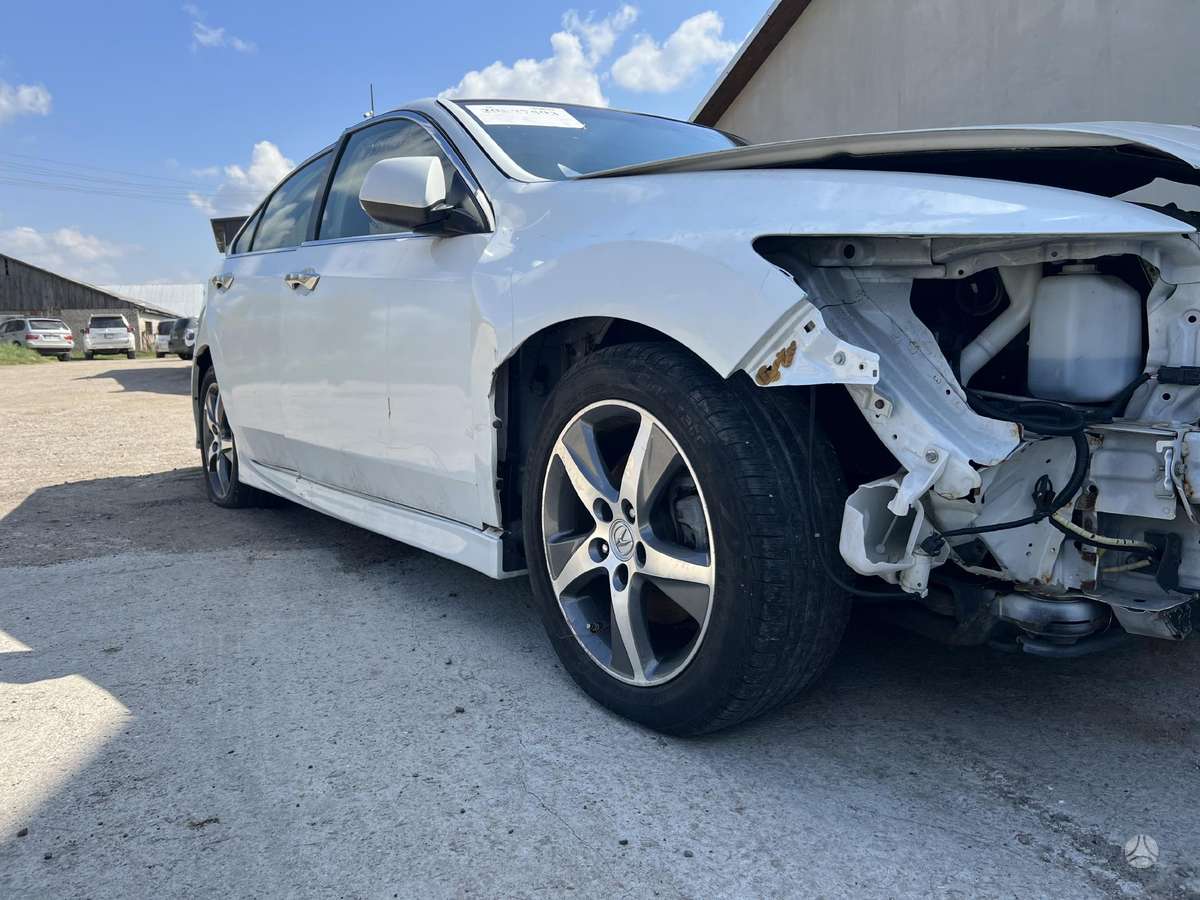 Honda Accord dalimis. Dalimis