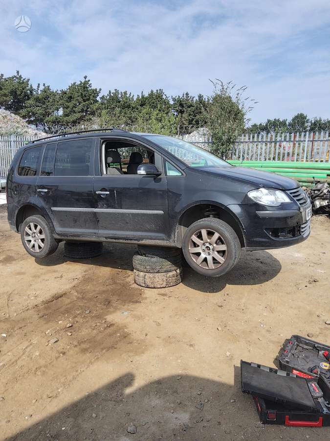 Volkswagen Touran по частям