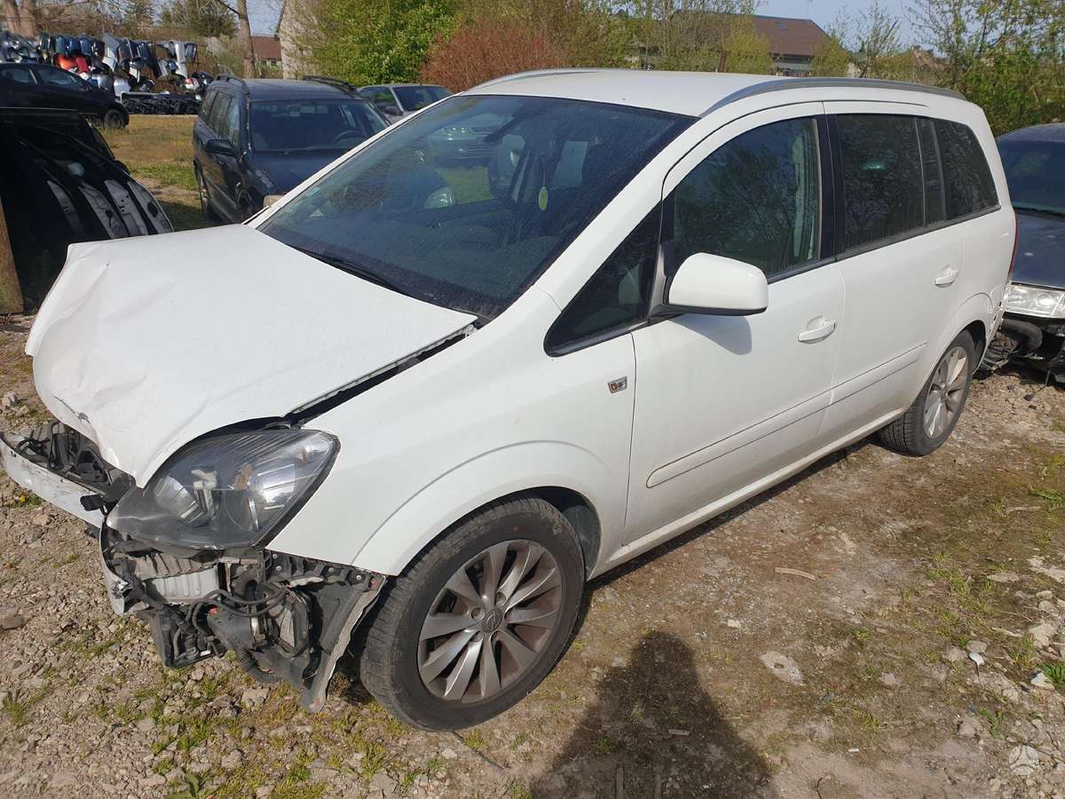 Opel Zafira rezerves daļās
