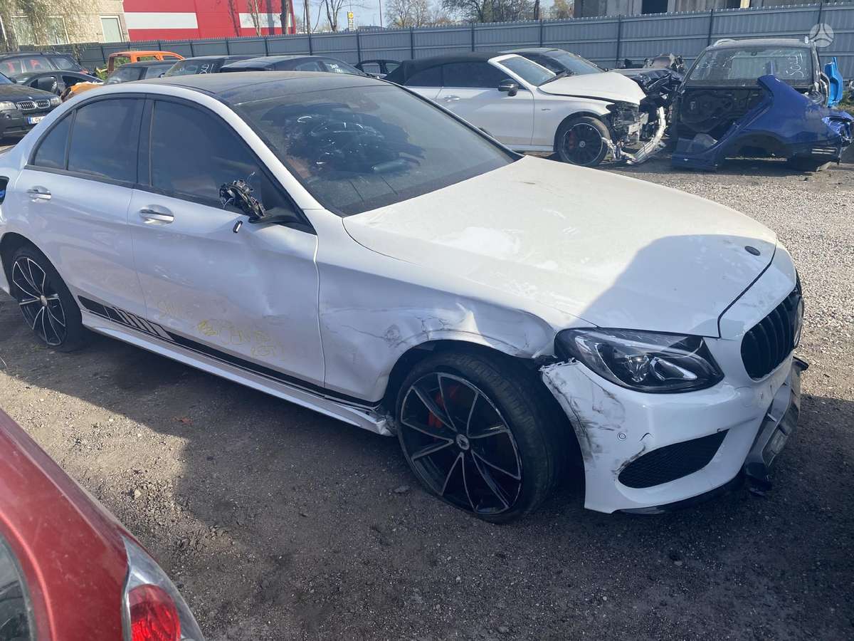 Mercedes-Benz C300 for parts