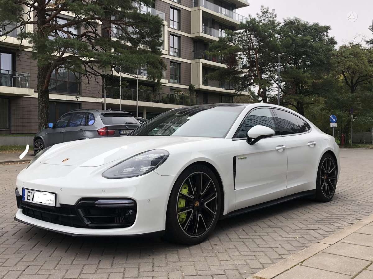 Porsche Panamera - 3