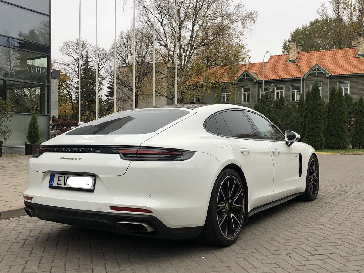Porsche Panamera - 6