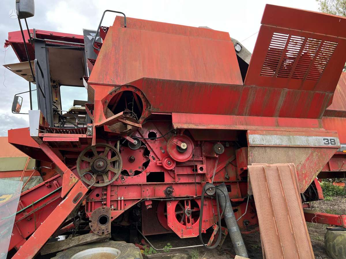 Dronningborg D3000 dalimis, combine harvesters