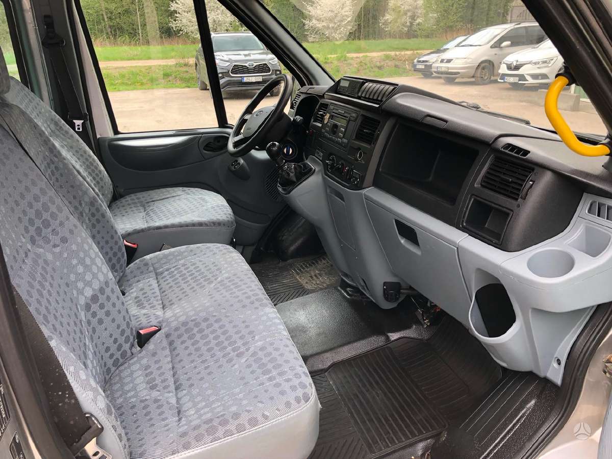 Ford Transit, passenger vans