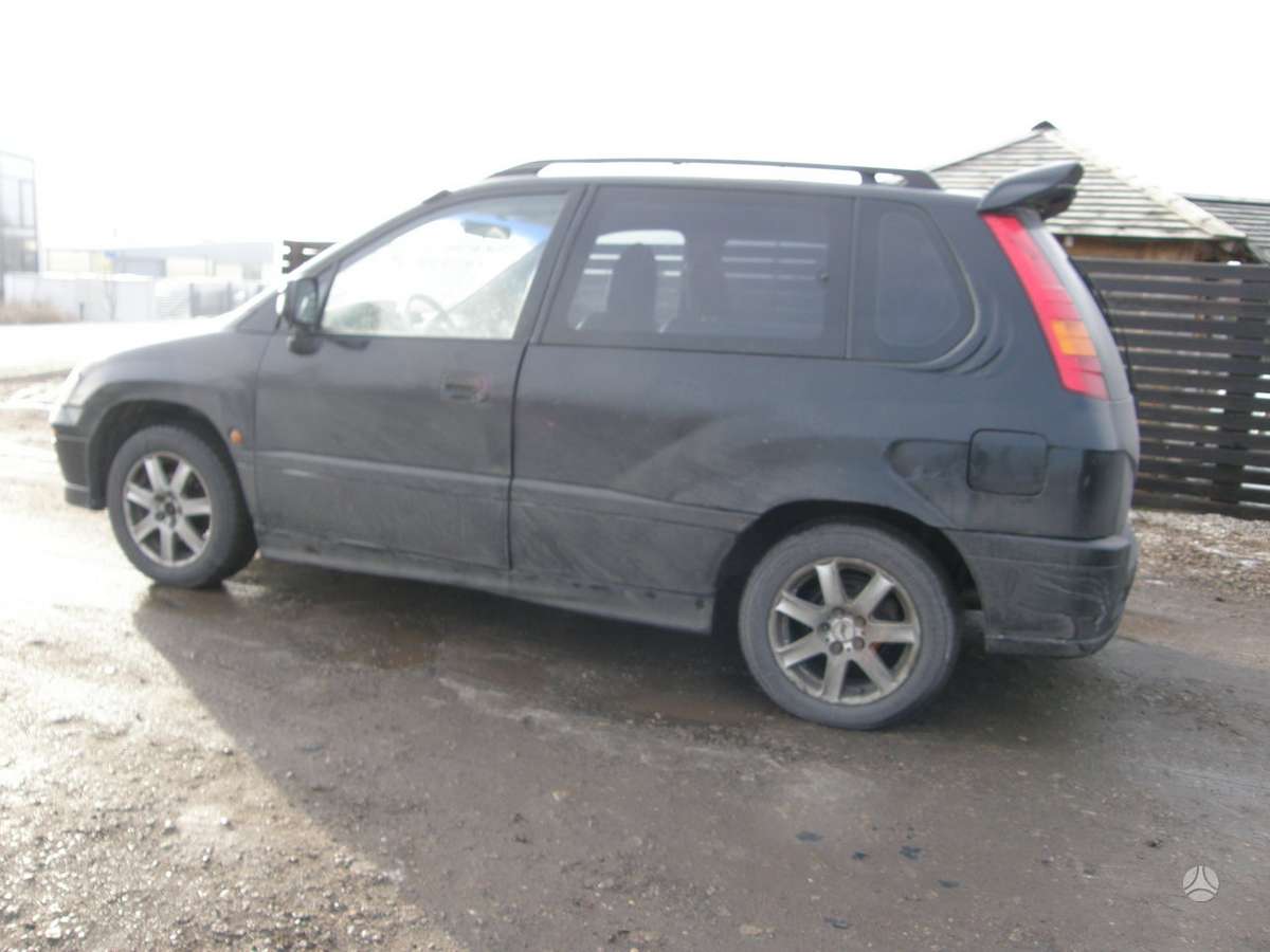 Mitsubishi Space Runner Dalimis