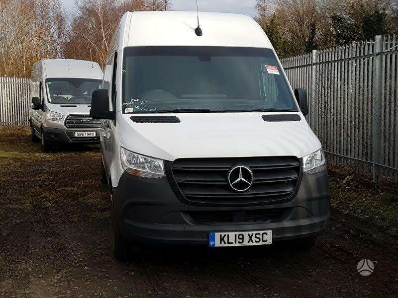 Mercedes-Benz Sprinter, cargo vans