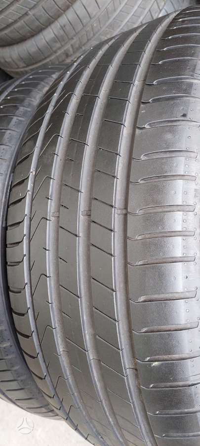 Pirelli, vasarinės 255/40 R21