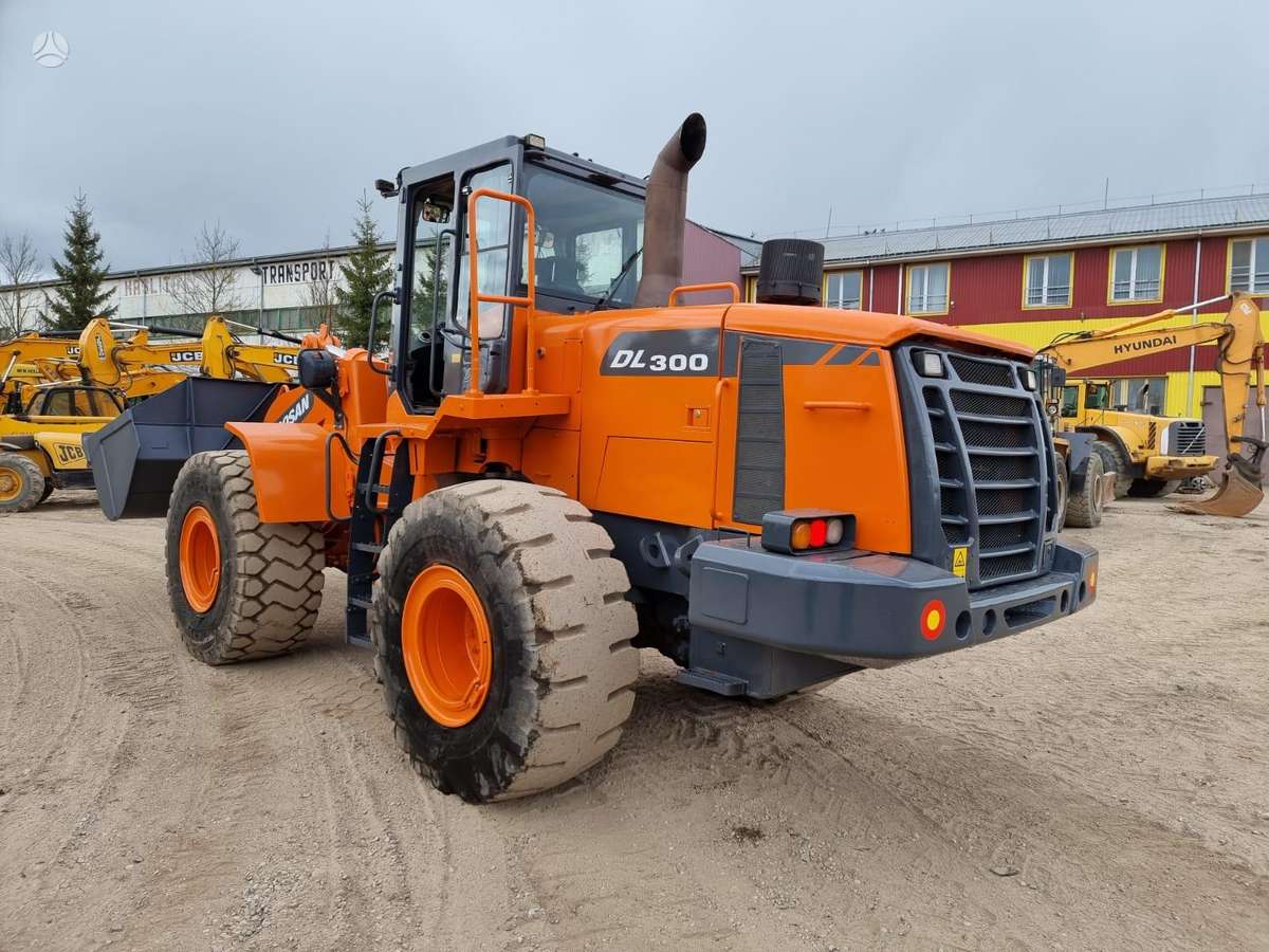 Doosan DL300-3, frontal loader