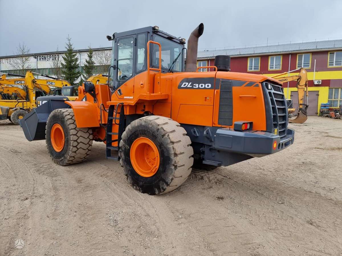 Doosan DL300-3, frontal loader