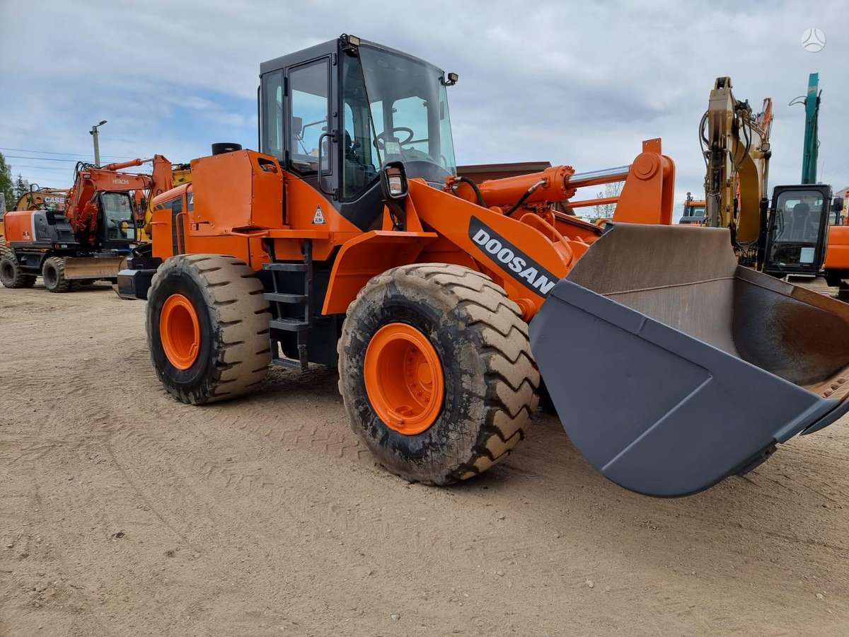 Doosan DL300-3, frontal loader