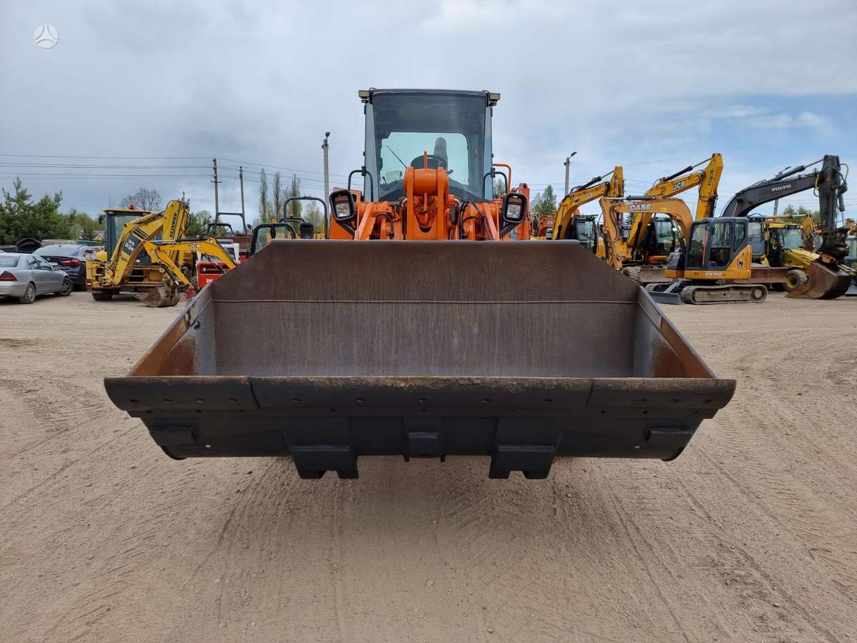 Doosan DL300-3, frontaliniai krautuvai