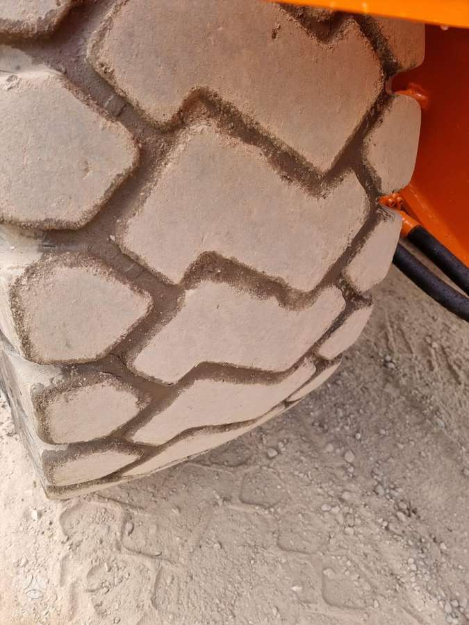 Doosan DL300-3, frontaliniai krautuvai