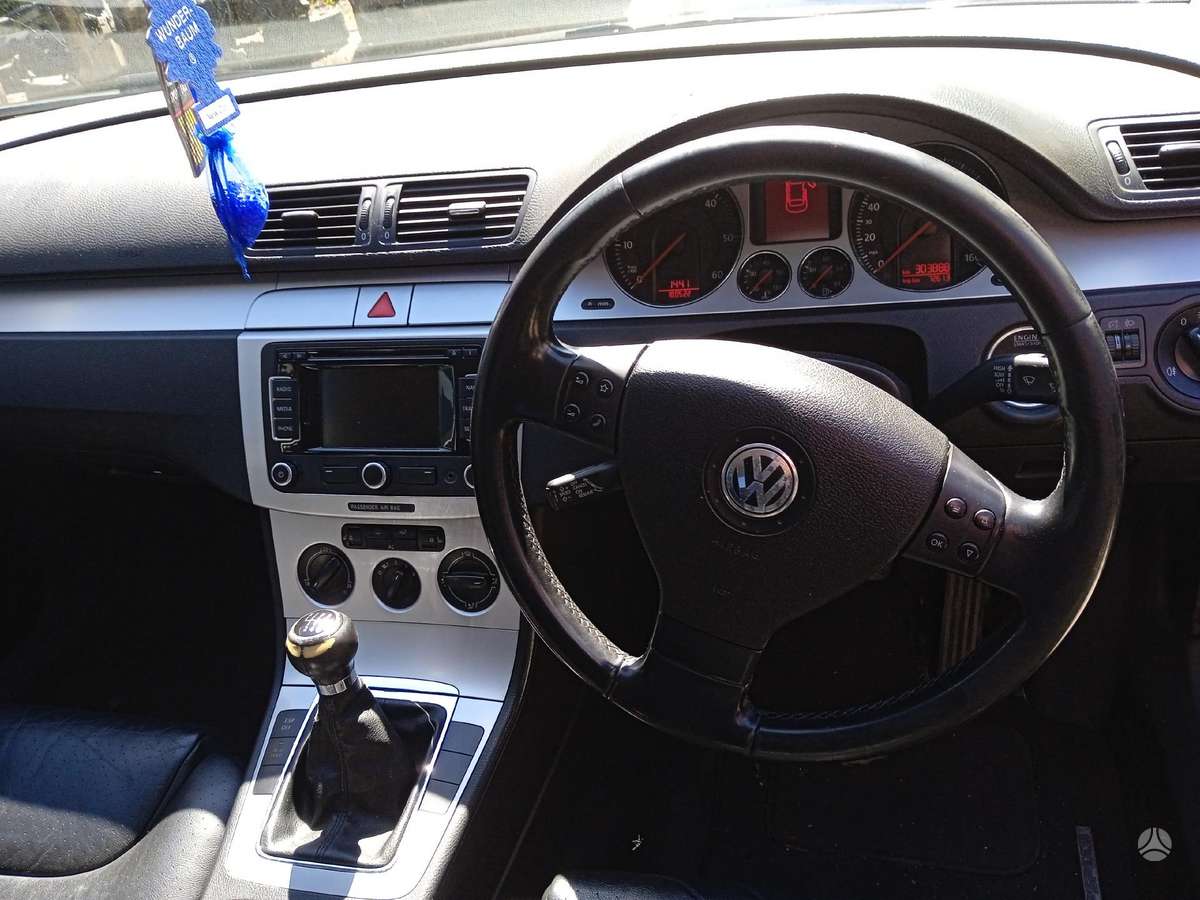 Volkswagen Passat for parts. Dalimis
