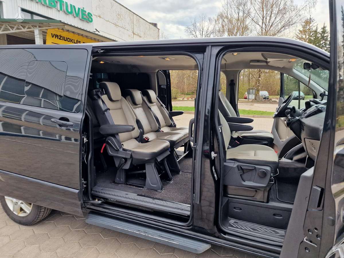 Ford Tourneo Custom, passenger minibus