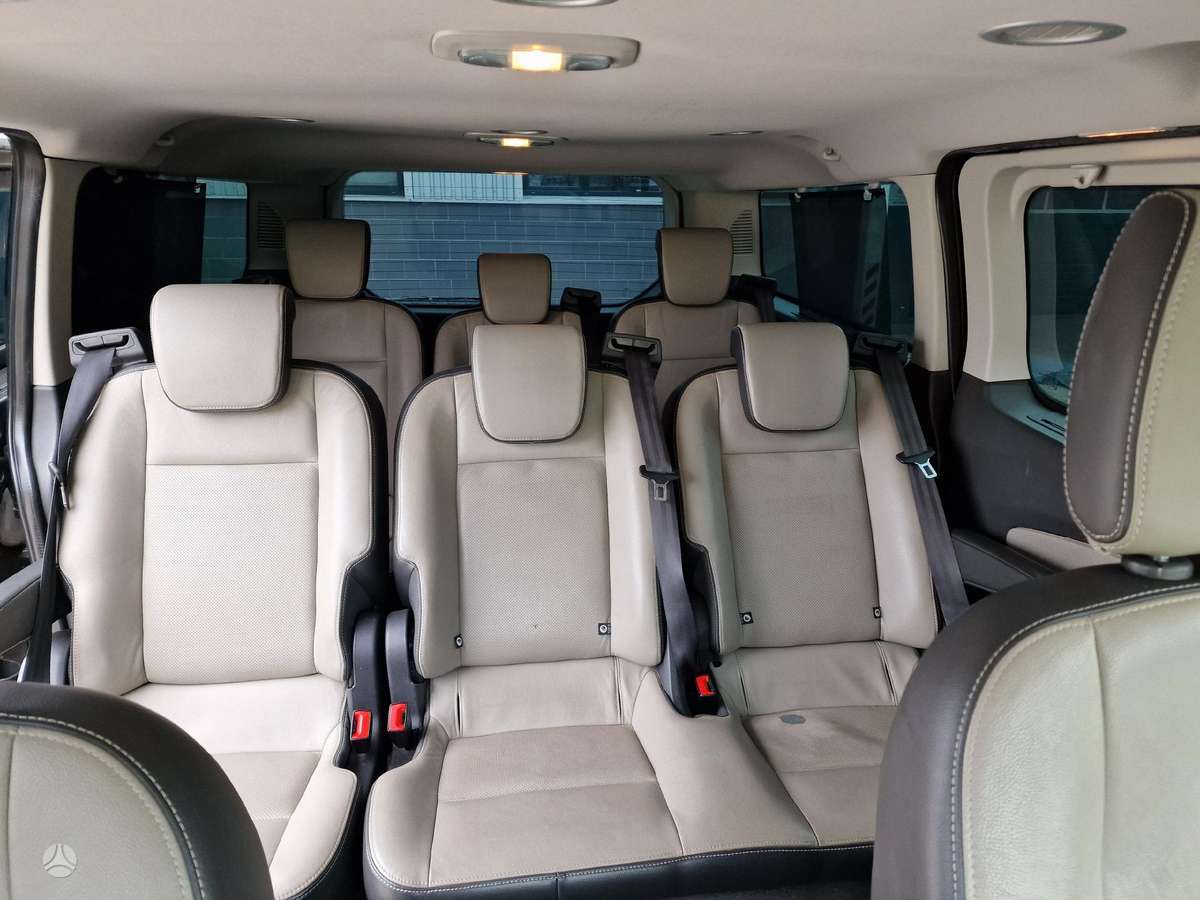 Ford Tourneo Custom, passenger minibus
