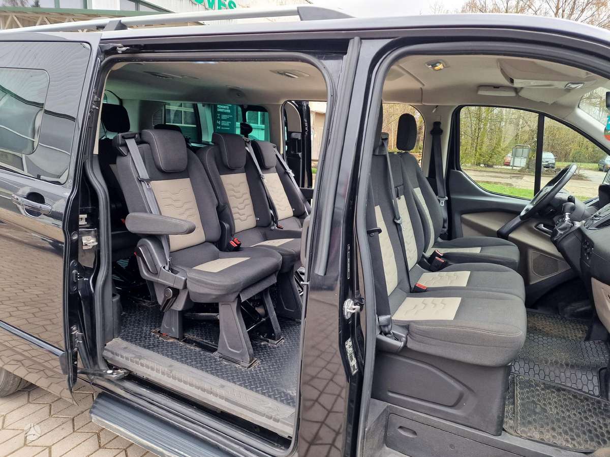 Ford Tourneo Custom, passenger minibus