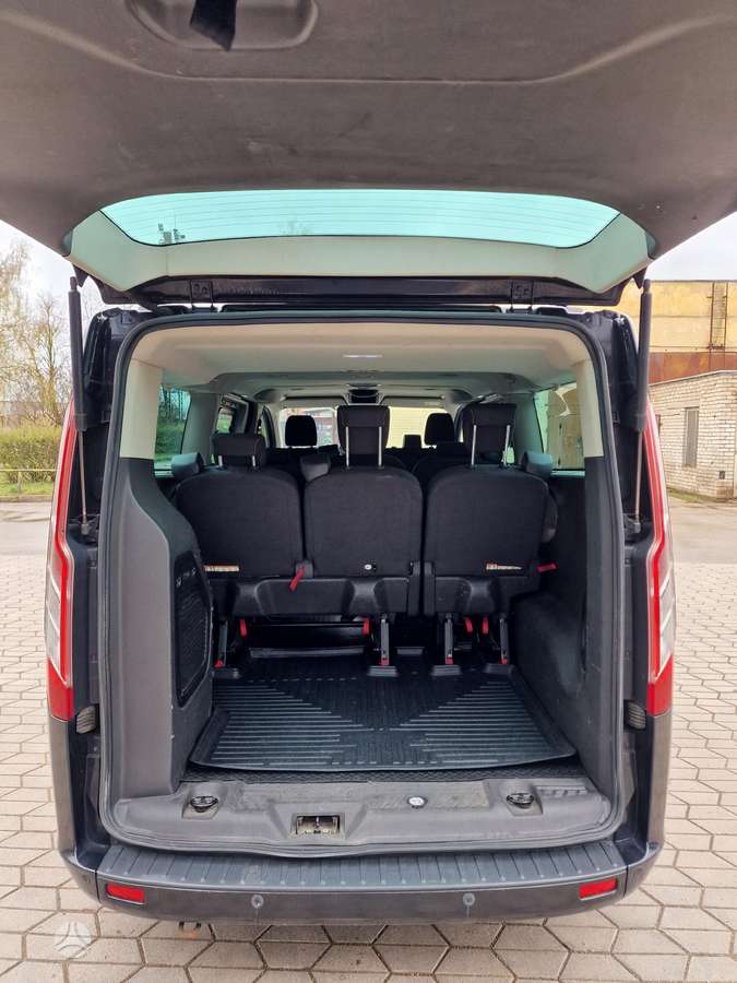 Ford Tourneo Custom, passenger minibus