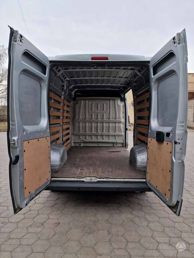Peugeot Boxer, krovininis mikroautobusas