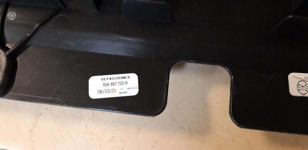 Audi Q5 bamperiai, apdailos grotelės