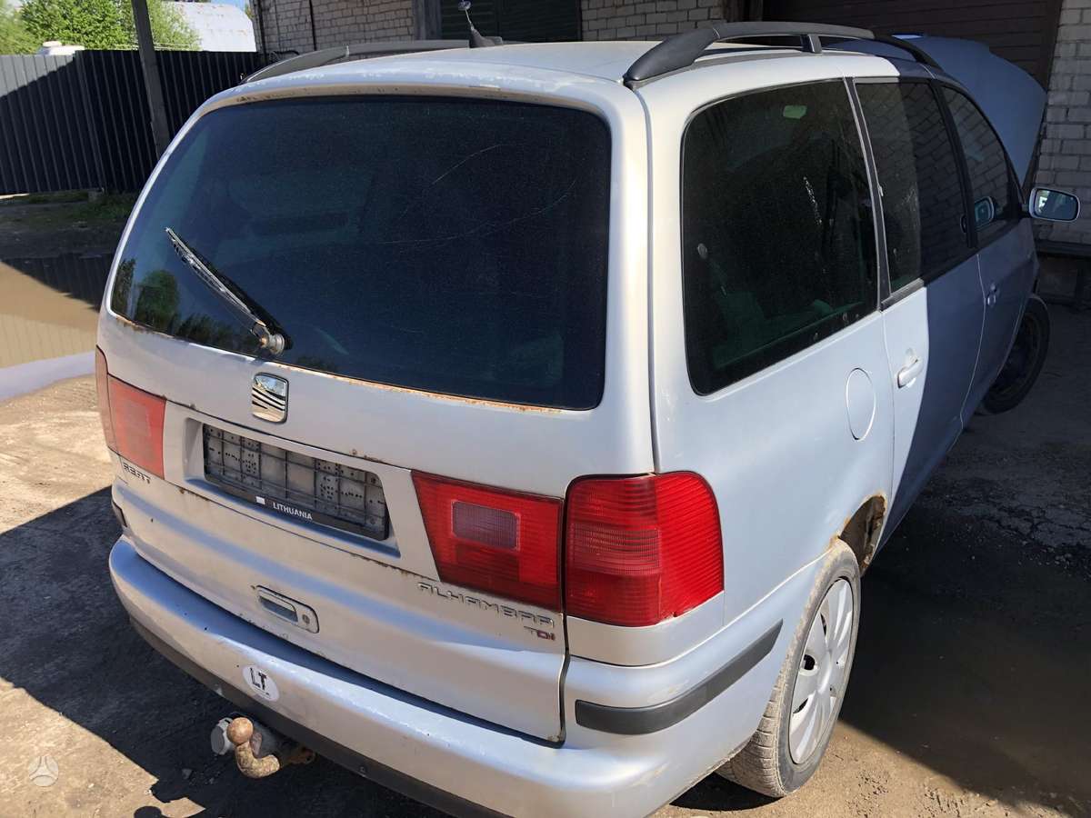 Seat Alhambra dalimis