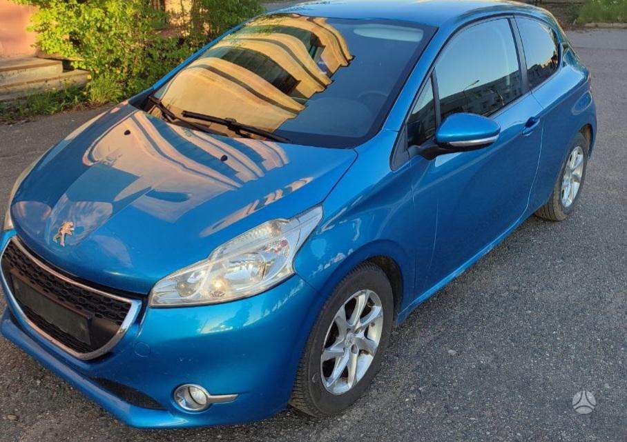 Peugeot 208 по частям