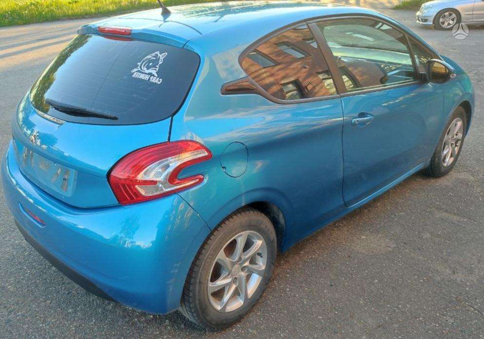 Peugeot 208 for parts